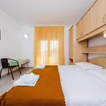 Mladenka بيت ضيافة 3*