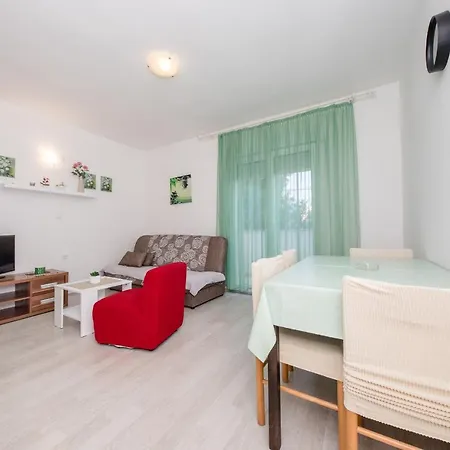 Mladenka 3*