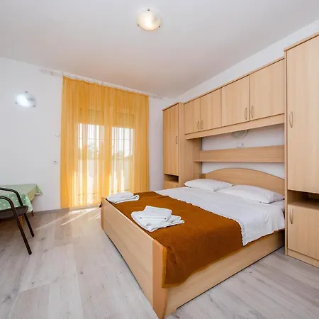 Mladenka Gæstehus 3*