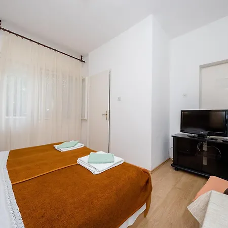 Guest house Mladenka In