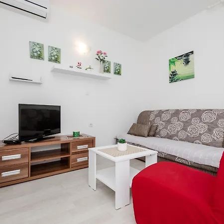 Vendégház Mladenka In *