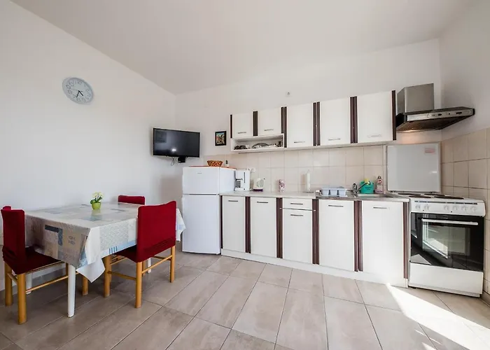 Mladenka Guest house 3*