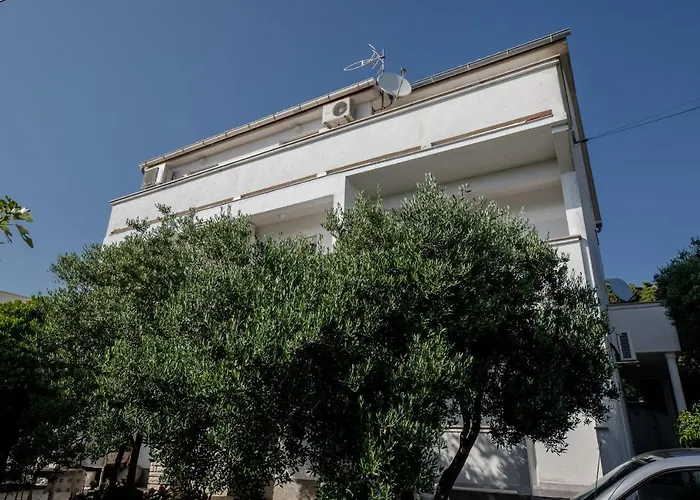 Guest house Mladenka