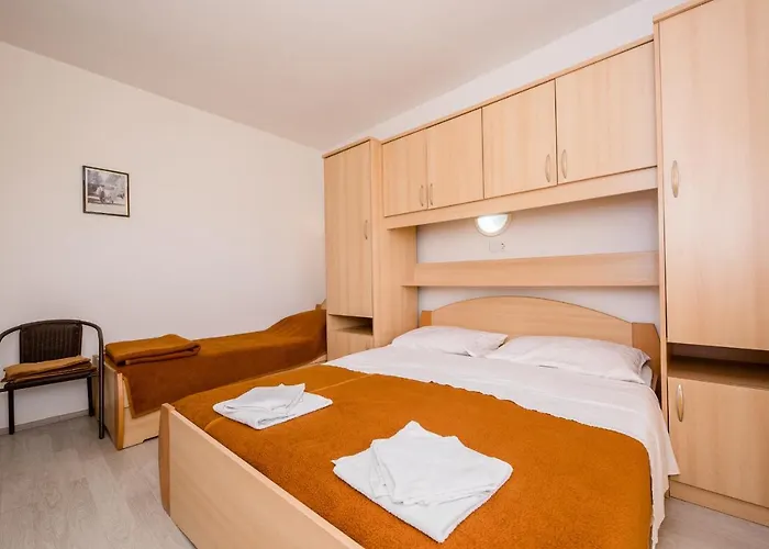 Guest house Mladenka 3*